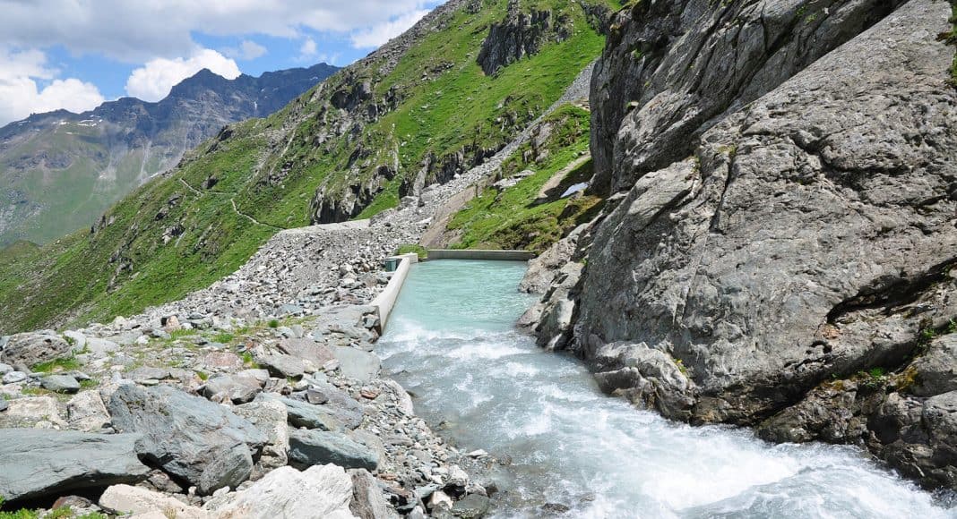 Wasserkraft führt zunehmend dazu, dass in den Alpen kleine Fliessgewässer austrocknen.
