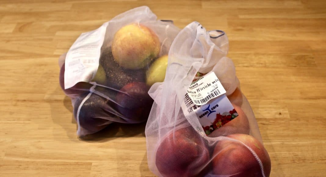 Veggie-Bag mit Früchten darin, sollen die Nachhaltigkeit fördern und den Plastikkonsum verringern.