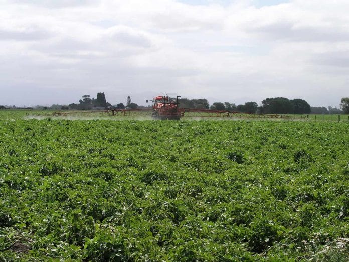 In der Landwirtschaft soll nicht mehr so viel Pestizid gespritzt werden.