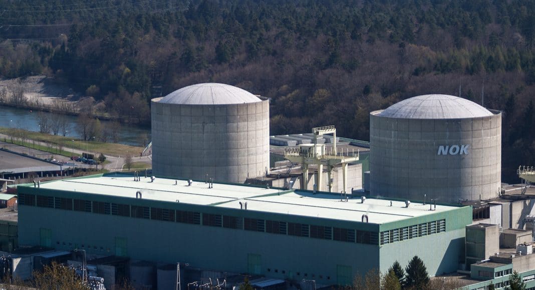 Das AKW, Atomkraftwerk, Beznau. Gefährdet es die Sicherheit der Schweiz.