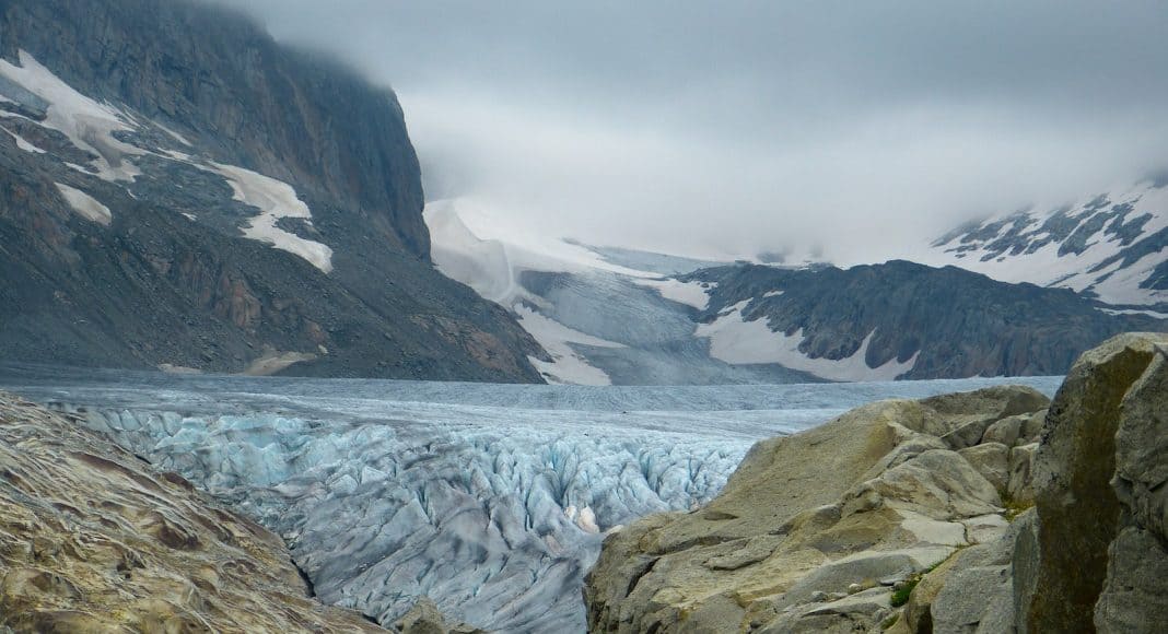 Gletscher schwinden wegen dem Klimawandel, hier der Rhonegletscher.