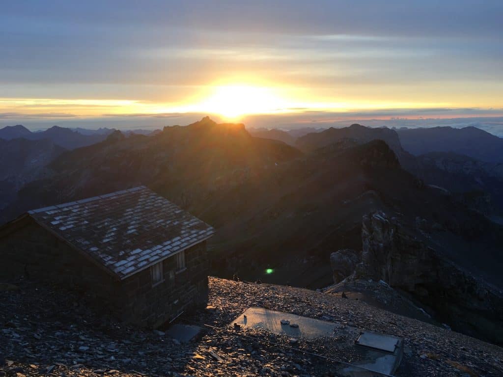 Sonnenuntergang in den Bergen.