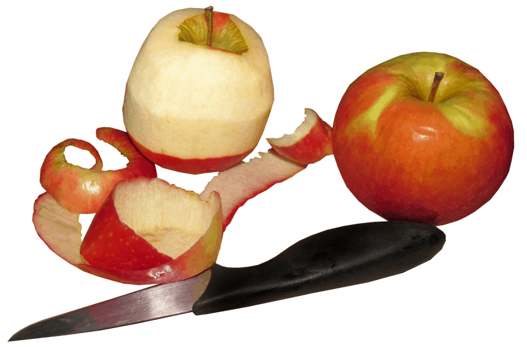 Apfel schälen hat Vor- und Nachteile.