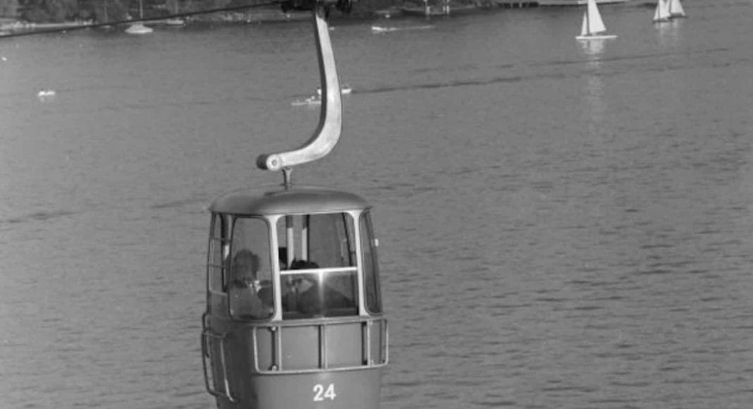 Eine Seilbahn über dem Zürichsee vom Jahre 1995.