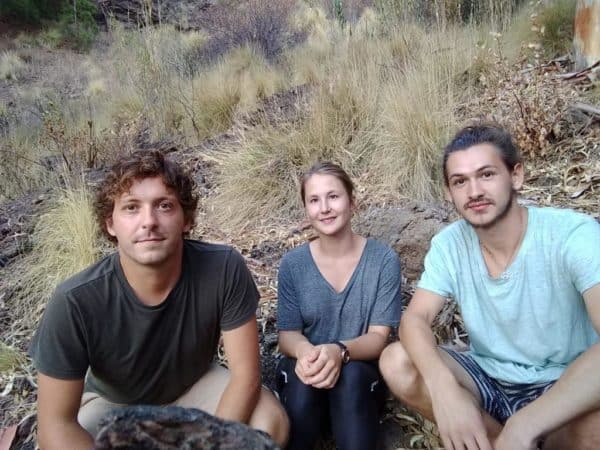 In der letzten Woche ihres Praktikums fanden die Trierer Studierenden Lukas Knob, Lisa Mahla und Jann Kolmsee (v. l.) die Heuschrecken-Art