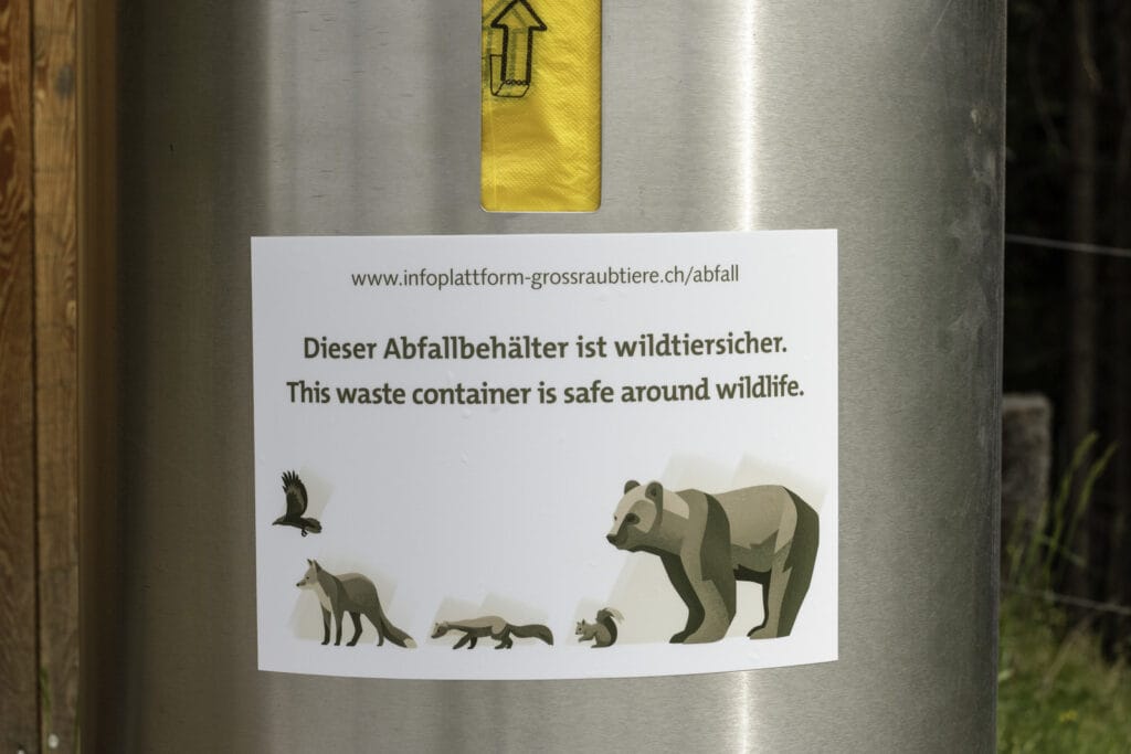 Wildtiersicherer Abfallbehaelter